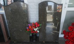 памятник на могилу из масловского гранита